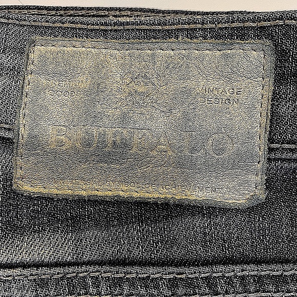 Buffalo David Bitton
Men's Six Straight-Fit Distressed Jeans
Used 32w 32L - Picture 3 of 11